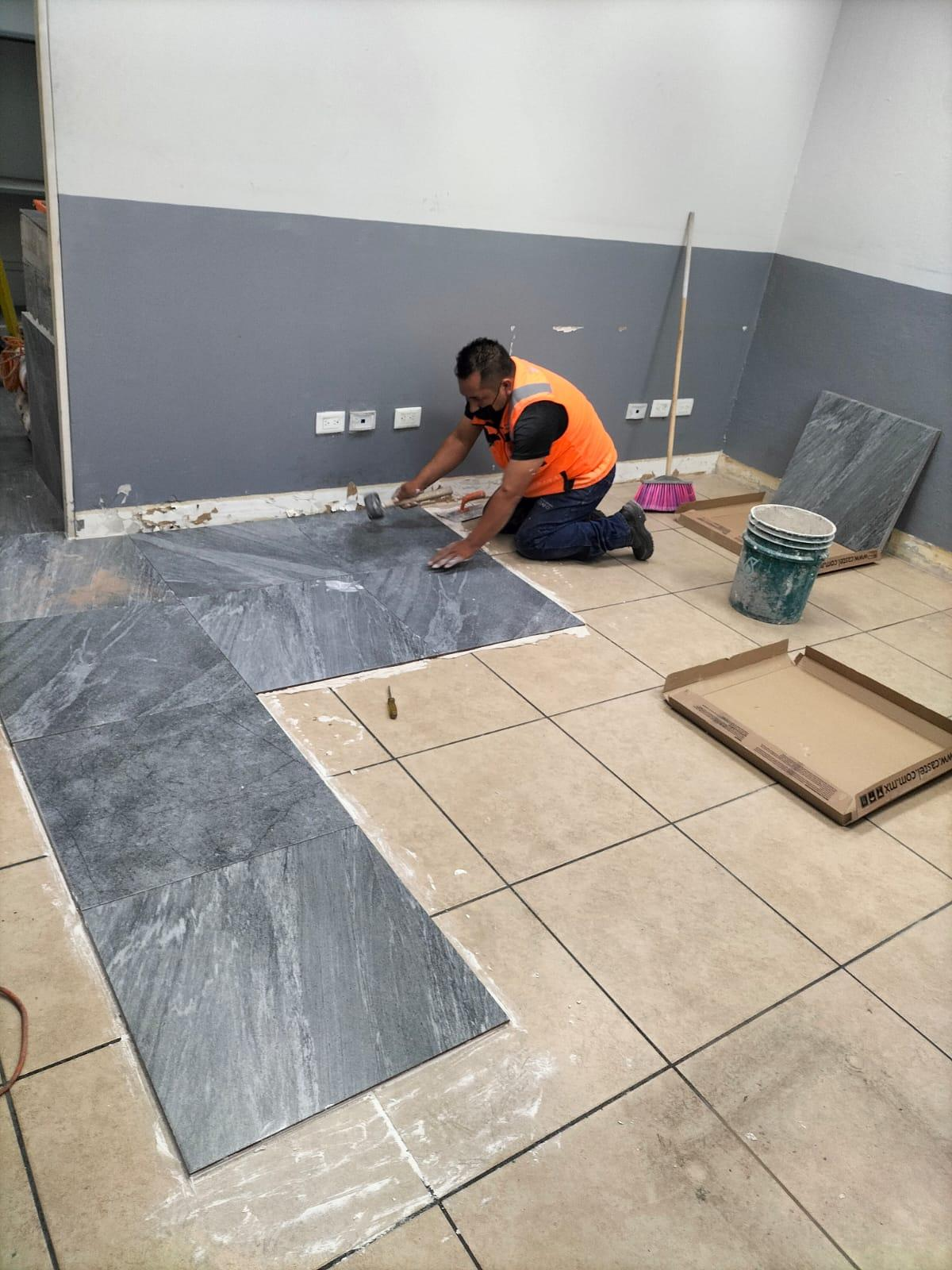 Remodelación de interiores e instalación de pisos